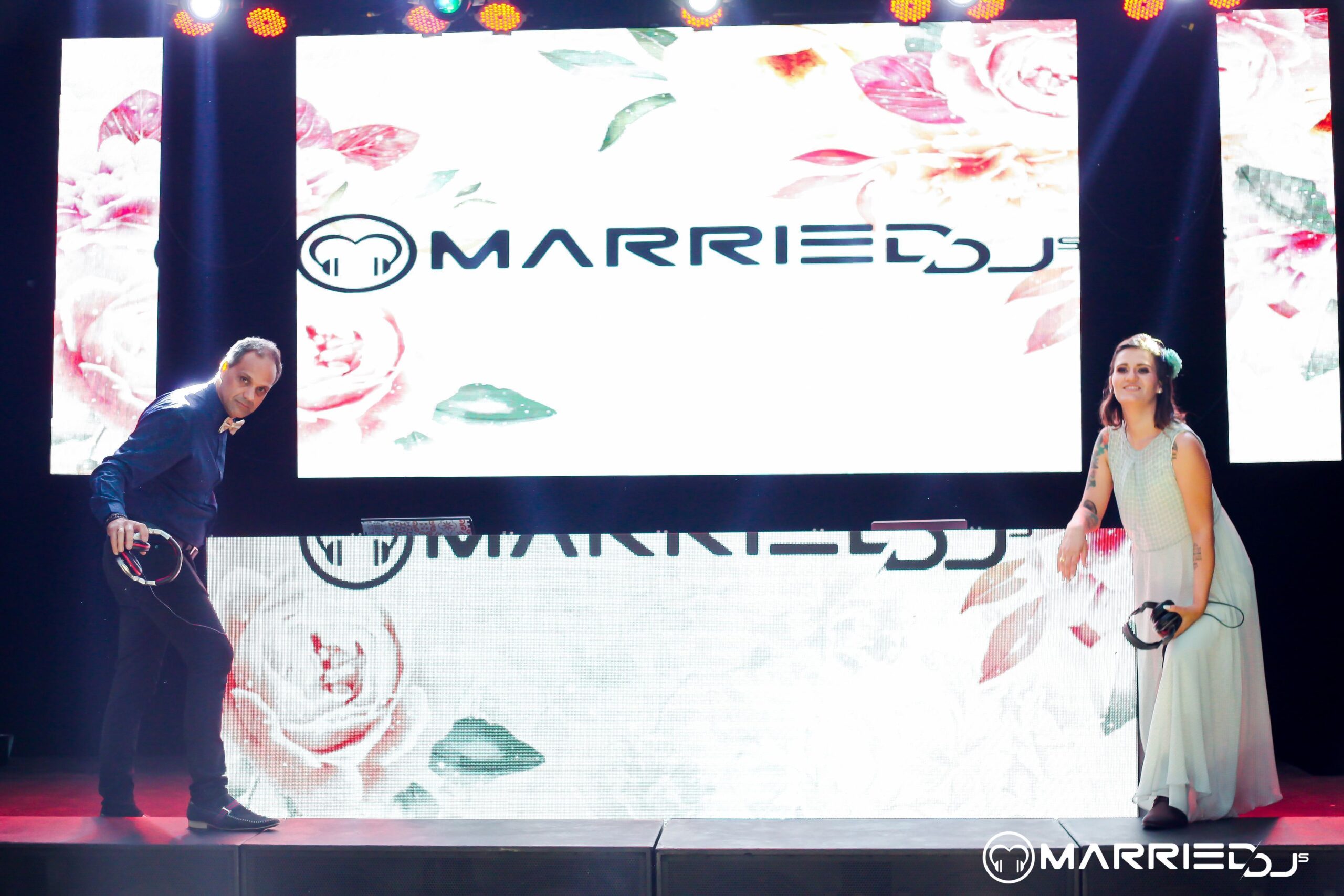 MARRIED DJS PAINEL LED